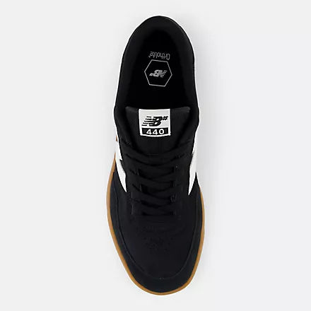 NB Numeric 440 V2 *BLACK/WHITE W/ GUM SOLE*